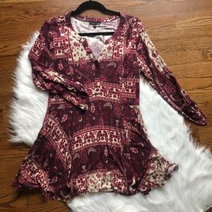 NEW WITH TAGS Flowy Floral Dress